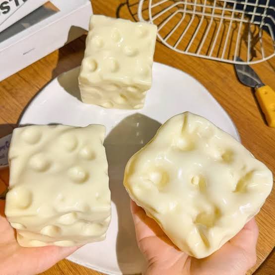 Jelly Cheese Squishy (7 cm)